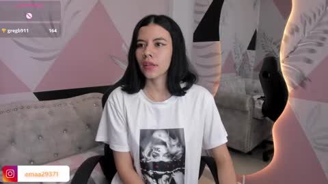 Snapshot of emma_petite4u chatting on March 7, 2025, 9:27 pm Emma online show from March 7, 2025, 9:27 pm