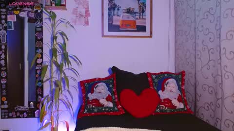 Sara Luna online show from December 18, 2024, 11:30 pm