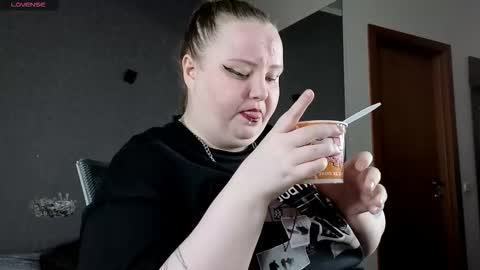 Emma Razumovskaya online show from September 15, 2025, 6:24 am