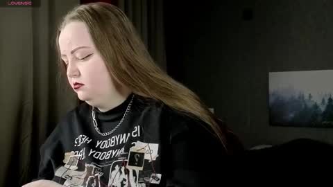 Snapshot of emma_razoom chatting on November 29, 2025, 10:46 pm Emma Razumovskaya online show from November 29, 2025, 10:46 pm