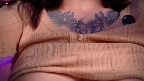 Snapshot of emma_rouse69 chatting on November 12, 2025, 6:19 pm Emma Rouse Independent Model online show from November 12, 2025, 6:19 pm