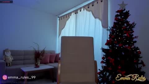 Snapshot of emma_rules99 chatting on December 3, 2024, 3:33 pm Emma online show from December 3, 2024, 3:33 pm