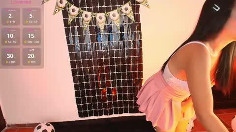 Emma Sanz online show from February 19, 2026, 1:29 pm