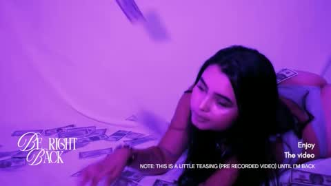 emma_whitee_ online show from December 21, 2025, 12:56 pm