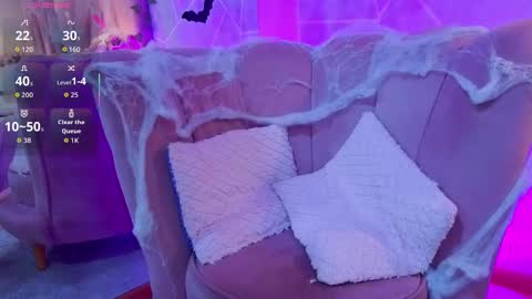 emma cortez online show from October 31, 2025, 11:44 am