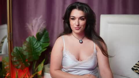 Snapshot of emmadallas chatting on May 27, 2026, 6:49 pm Emma online show from May 27, 2026, 6:49 pm