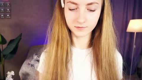 Snapshot of emmalaflame chatting on January 24, 2025, 8:22 pm Emma day  Wendy night online show from January 24, 2025, 8:22 pm