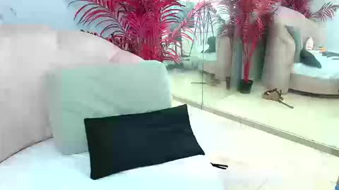 Snapshot of emmalebrun chatting on March 4, 2026, 12:55 pm Emma online show from March 4, 2026, 12:55 pm