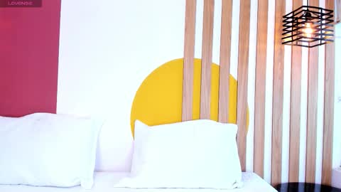 emmanaughty_ online show from November 5, 2025, 10:10 pm