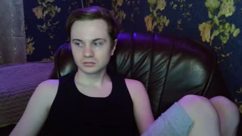 emmanuel_manny online show from November 11, 2025, 1:33 pm