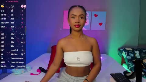 Snapshot of emmasmith06 chatting on September 8, 2025, 5:34 pm Emma online show from September 8, 2025, 5:34 pm