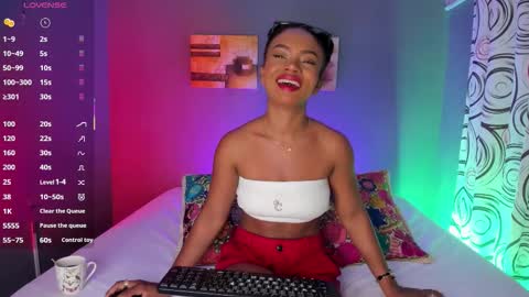 Snapshot of emmasmith06 chatting on September 24, 2025, 5:49 pm Emma online show from September 24, 2025, 5:49 pm
