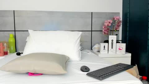  Emma  online show from March 2, 2025, 5:23 am