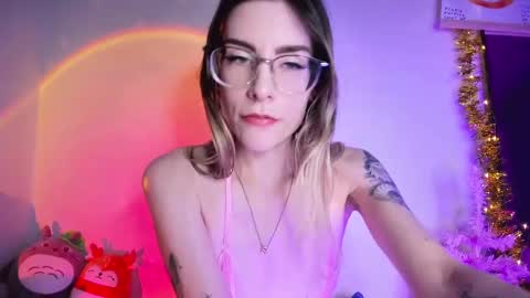 Snapshot of emmaterrestrial chatting on February 25, 2025, 10:15 am RH-NEGATIVE GREEN-EYED BAELIEN online show from February 25, 2025, 10:15 am