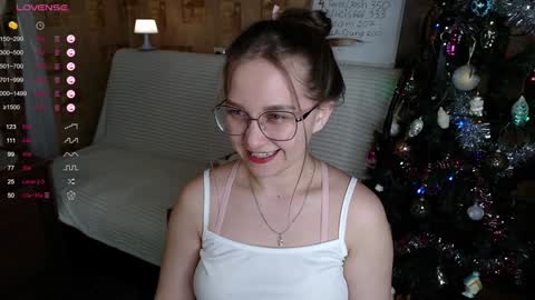 Mia online show from December 19, 2024, 5:29 pm