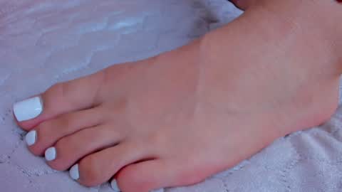 Emmi online show from December 9, 2024, 8:12 pm