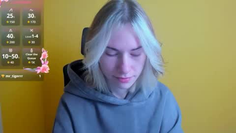 Emmi online show from October 14, 2025, 5:30 am