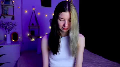emmie_everly online show from October 17, 2025, 7:16 pm