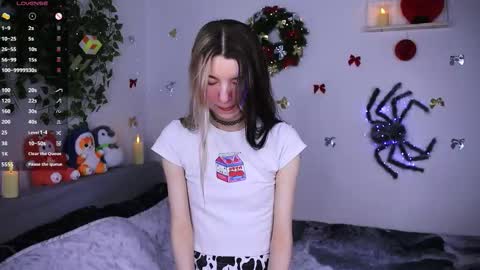 emmie_everly online show from December 21, 2025, 11:17 am