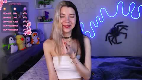 Snapshot of emmie_everly chatting on April 30, 2026, 7:53 pm emmie_everly online show from April 30, 2026, 7:53 pm