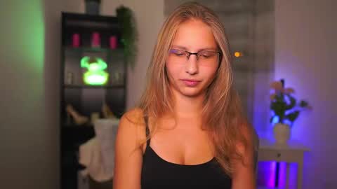 Emmie online show from October 3, 2025, 6:27 pm