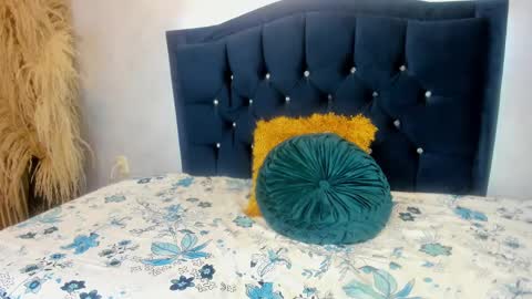 Emmi online show from October 8, 2025, 8:17 pm