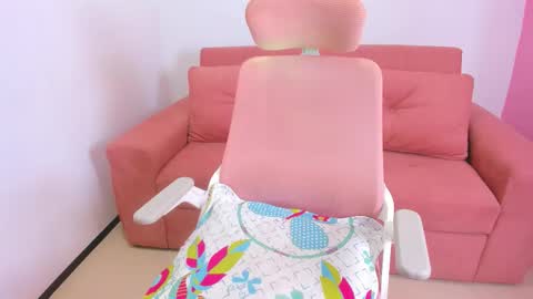 Emmi online show from February 4, 2026, 2:45 pm