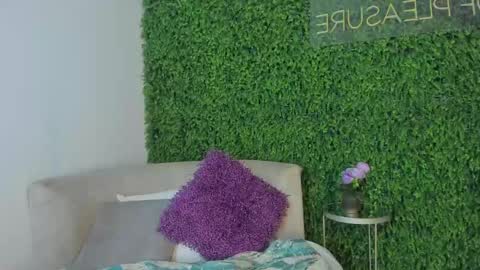 Emmiily online show from January 2, 2025, 11:06 pm