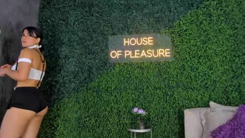 Emmiily online show from March 1, 2025, 1:32 am