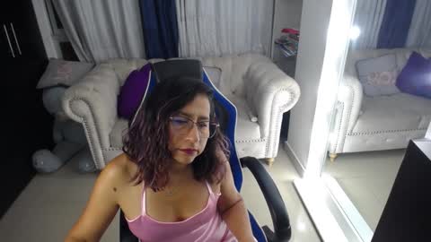 Emmily online show from December 7, 2024, 1:25 am