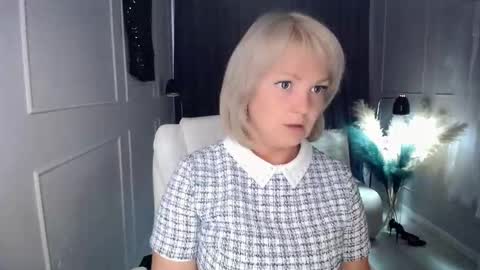 emmmam online show from September 13, 2025, 9:09 am