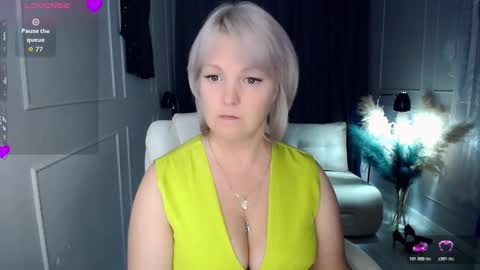 emmmam online show from November 10, 2025, 9:41 am