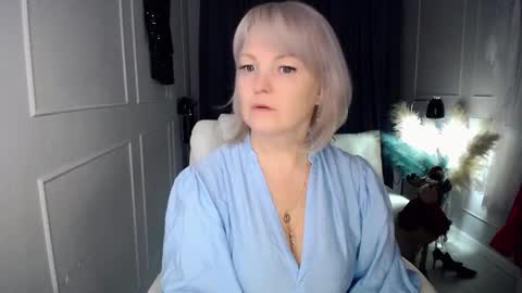 emmmam online show from January 6, 2026, 1:04 pm