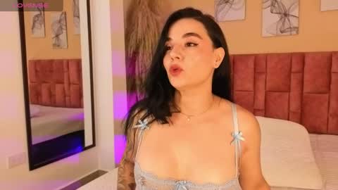 emmy_danielss online show from April 6, 2026, 11:44 am