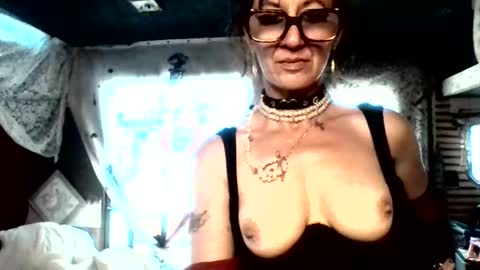 emmybaby5250 online show from April 30, 2026, 10:03 pm