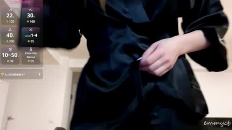 Em online show from January 4, 2025, 1:10 am