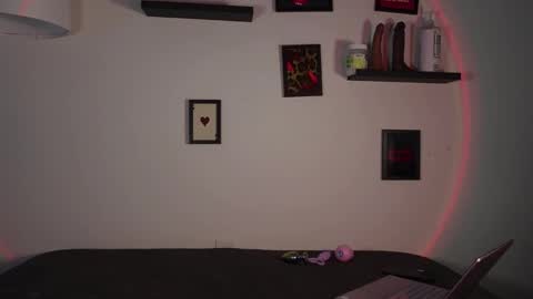 Emori Splash online show from December 3, 2025, 5:33 pm