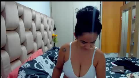 emperatriztapia online show from January 25, 2025, 5:18 am