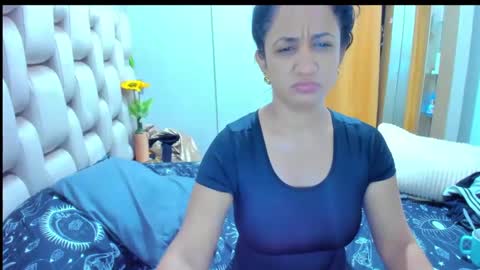 emperatriztapia online show from February 24, 2025, 12:41 am