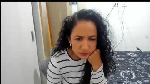 emperatriztapia online show from October 23, 2025, 11:35 pm