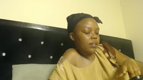 Snapshot of empressvee25 chatting on December 22, 2025, 8:50 pm empress online show from December 22, 2025, 8:50 pm