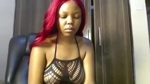 Snapshot of empressvee25 chatting on January 11, 2026, 7:02 am empress online show from January 11, 2026, 7:02 am