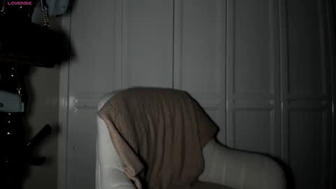 emyconneer online show from December 4, 2025, 11:24 pm