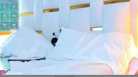 EMYLY  online show from January 21, 2025, 6:33 am