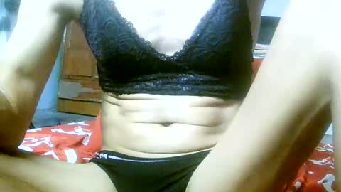 CHUN LY online show from May 8, 2026, 2:28 am