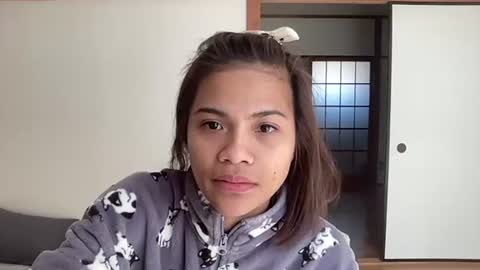 enchan931125 online show from March 8, 2026, 4:27 am