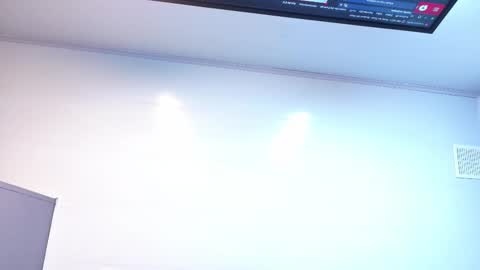 EnchantressQueen online show from December 15, 2025, 7:07 pm