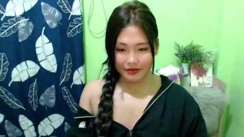 Eva online show from September 21, 2025, 7:37 pm