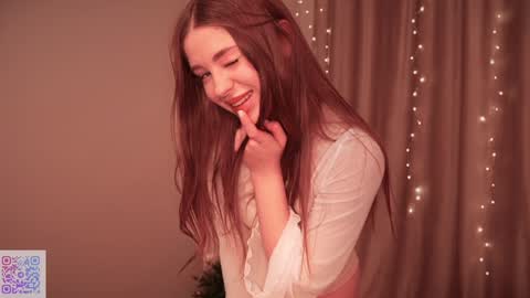 Mia online show from January 2, 2025, 8:35 pm