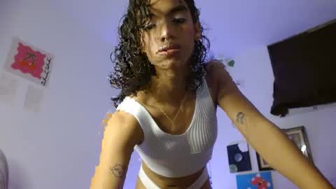 engel20042001 online show from October 13, 2025, 12:38 pm